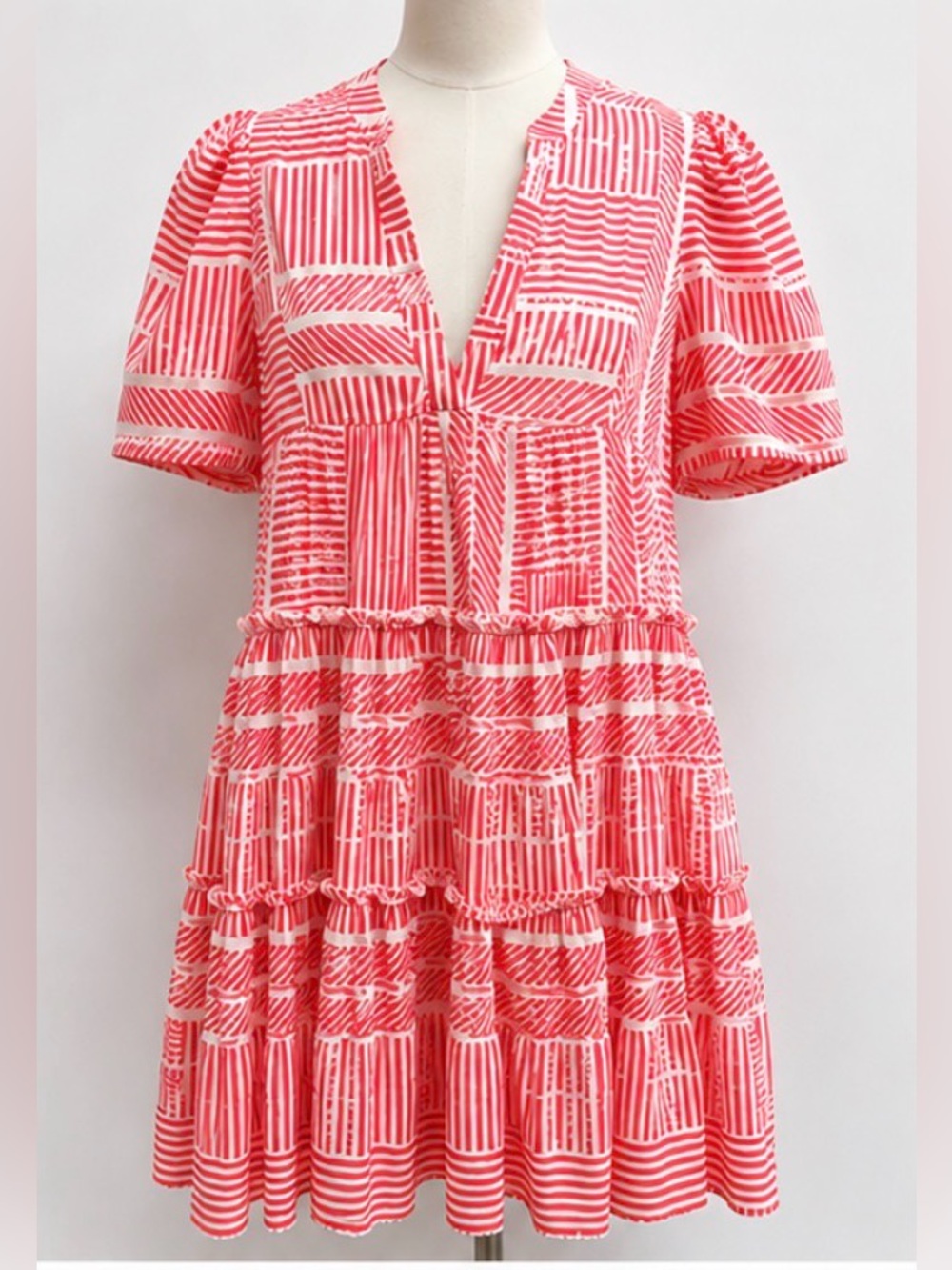 AQUA Bloomingdale’s Coral Pink White Geometric Tiered Mini Dress Size S